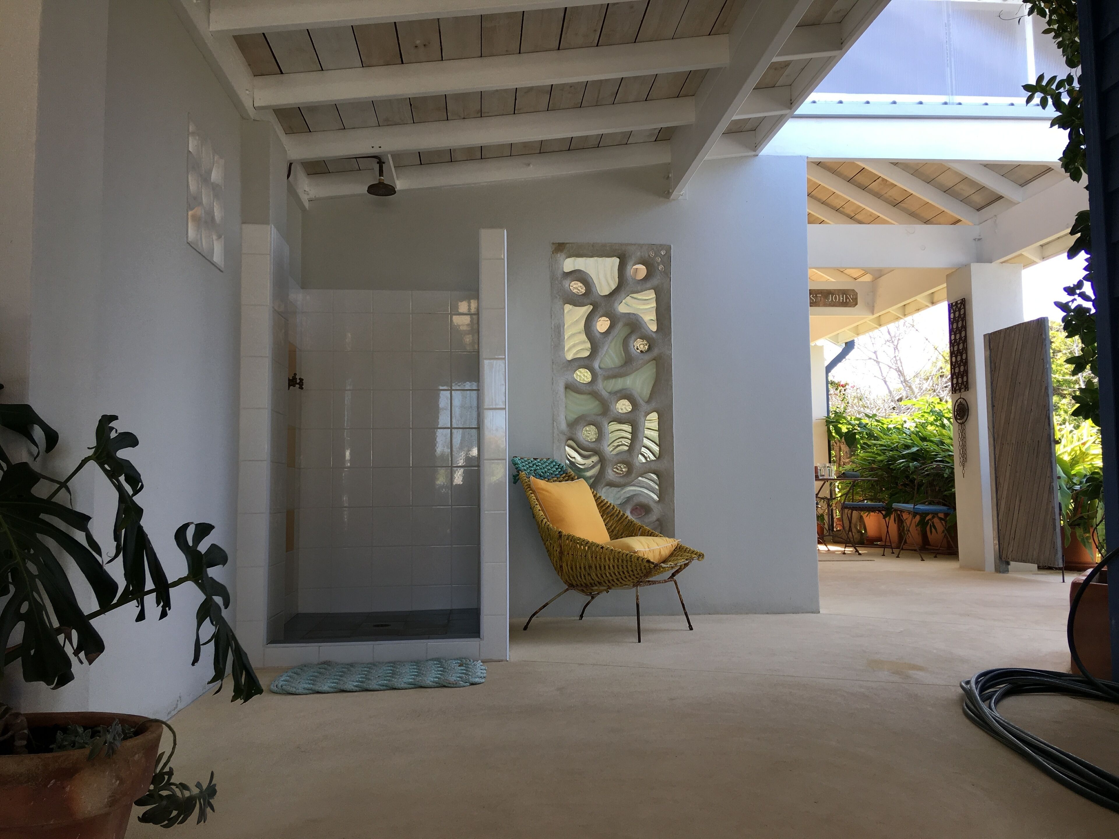 The blue beach house — image 3