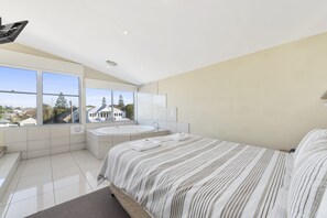 3 bedrooms, WiFi, bed sheets - Balconies At The Butter Factory (Apollo Bay)