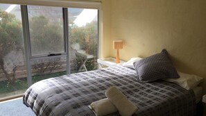 3 عدّة غرف نوم وملاءات أسرّة