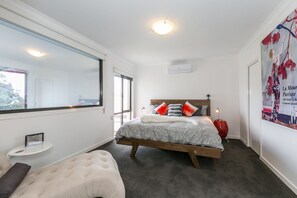 3 bedrooms, bed sheets - Allawah (Lorne)