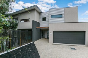Exterior - Allawah (Lorne)