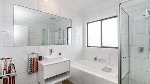 Shower - Allawah - Stylish & Homely. (Lorne)