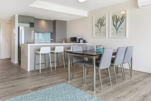 Unclassified image, 4 of 14, button - Point Grey Apartment 13 (Lorne)
