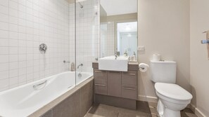 Douche, articles de toilette gratuits