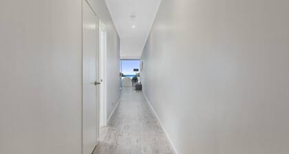 The Foreshore Apartment - Free WIFI, Ocean Views & Walk to the Beach