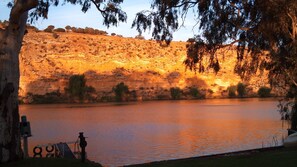 صورة غير مصنفة، 4 من 14، زرّ