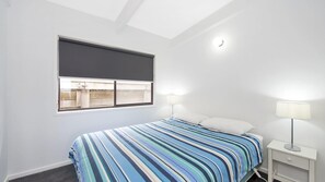 4 bedrooms, iron/ironing board, bed sheets