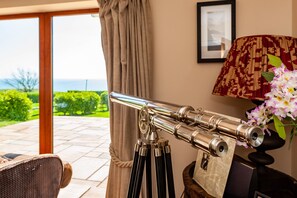 Interior - 3 BEDROOM , 2 BATH Sleeps 8 - WILD ATLANTIC WAY, WITH OCEAN VIEWS ,KINSALE, CORK (Sandycove, Kinsale)