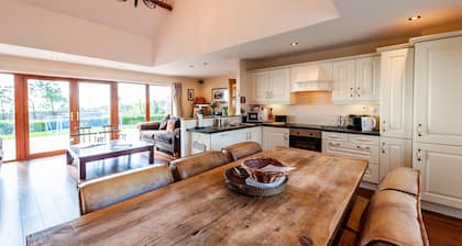 3 SCHLAFZIMMER, 2 BAD Schlafmöglichkeiten für 8 - WILDE ATLANTISCHE WEG MIT OCEAN-ANSICHTEN, KINSALE, KORK