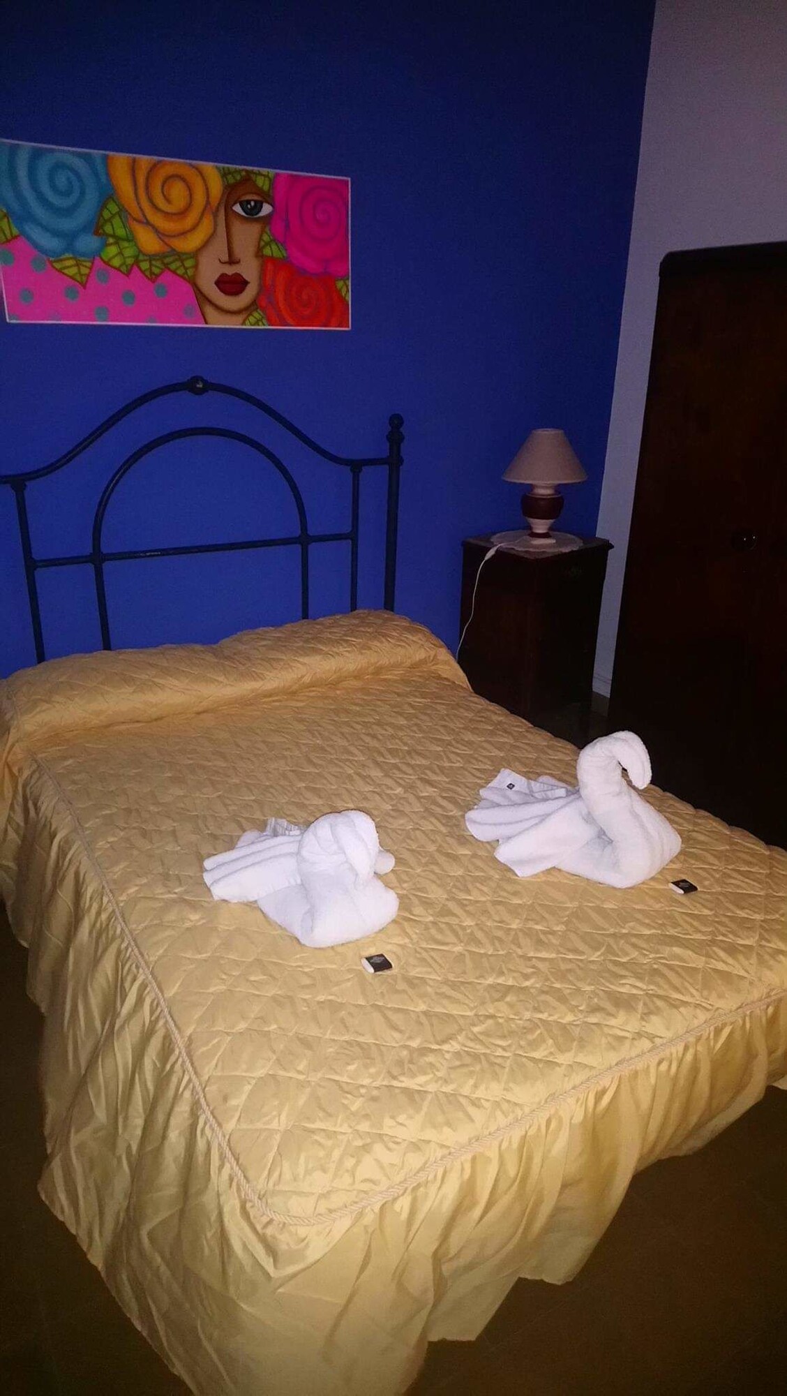 Habitación estándar con 2 camas individuales | Cortinas opacas, wifi gratis, ropa de cama
