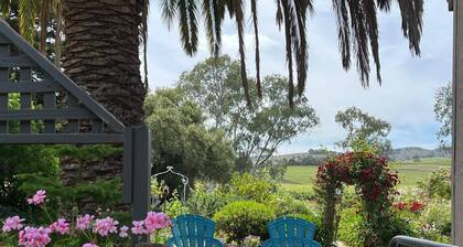 Azalea Cedar-Rose Barossa Vineyard Views Villa