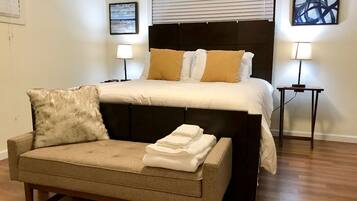 5 dormitorios, tabla de planchar con plancha, cuna de viaje