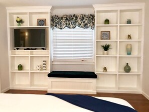 5 habitaciones, tabla de planchar con plancha y cuna de viaje 