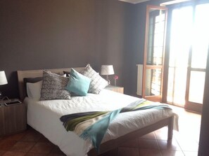 5 chambres, fer et planche à repasser, accès Internet, draps fournis