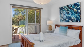 6 habitaciones, tabla de planchar con plancha, internet y ropa de cama