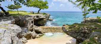 SettleDown-3 B/R Ocean Front at Chukka Cove w/Private Plunge Pool & Chef