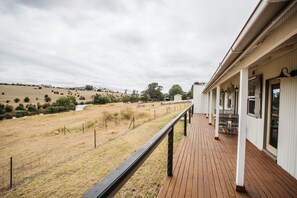 Terrace/patio - 1830's Kippilaw-Renovated Shearers Quarters (Parkesbourne)