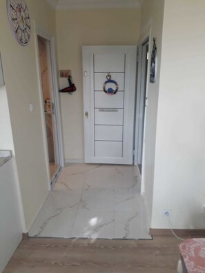 Apartment, 1 Schlafzimmer | Wohnbereich | LCD-Fernseher