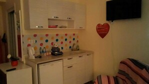 Unclassified image, 2 of 29, button - Loca Apart (Istanbul)