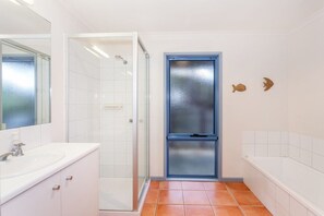 Bathtub