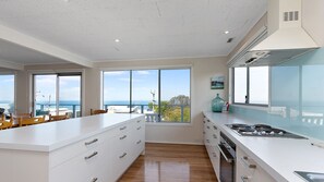 Fridge, microwave, oven, stovetop - Mirimar - Superb Ocean Views (Skenes Creek, Apollo Bay)
