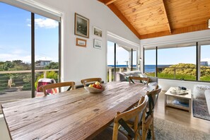 Dining - Surf Reef (Marengo)