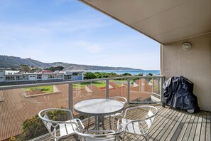 Unclassified image, 2 of 17, button - Butter Factory 8 (Apollo Bay)