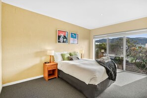 Unclassified image, 4 of 17, button - Butter Factory 8 (Apollo Bay)