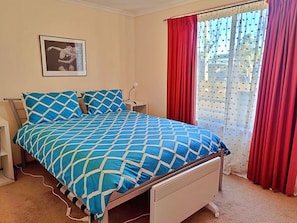 2 Schlafzimmer, Bügeleisen/Bügelbrett