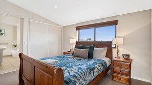 3 bedrooms, bed sheets