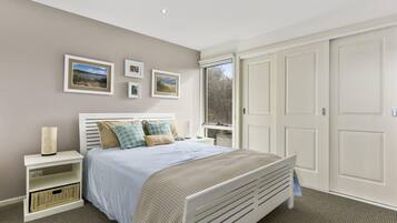3 bedrooms, Internet