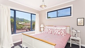 3 bedrooms, Internet