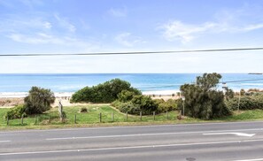 Unclassified image, 2 of 12, button - Absolute Beachfront Views Apollo Bay (Apollo Bay)