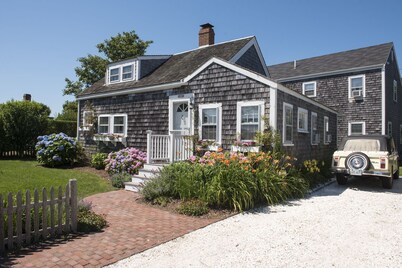Renovated Cottage off Main Street- Great Location