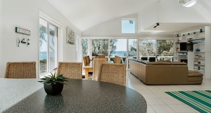 Mana Magic - Beach Access on your Doorstep!
