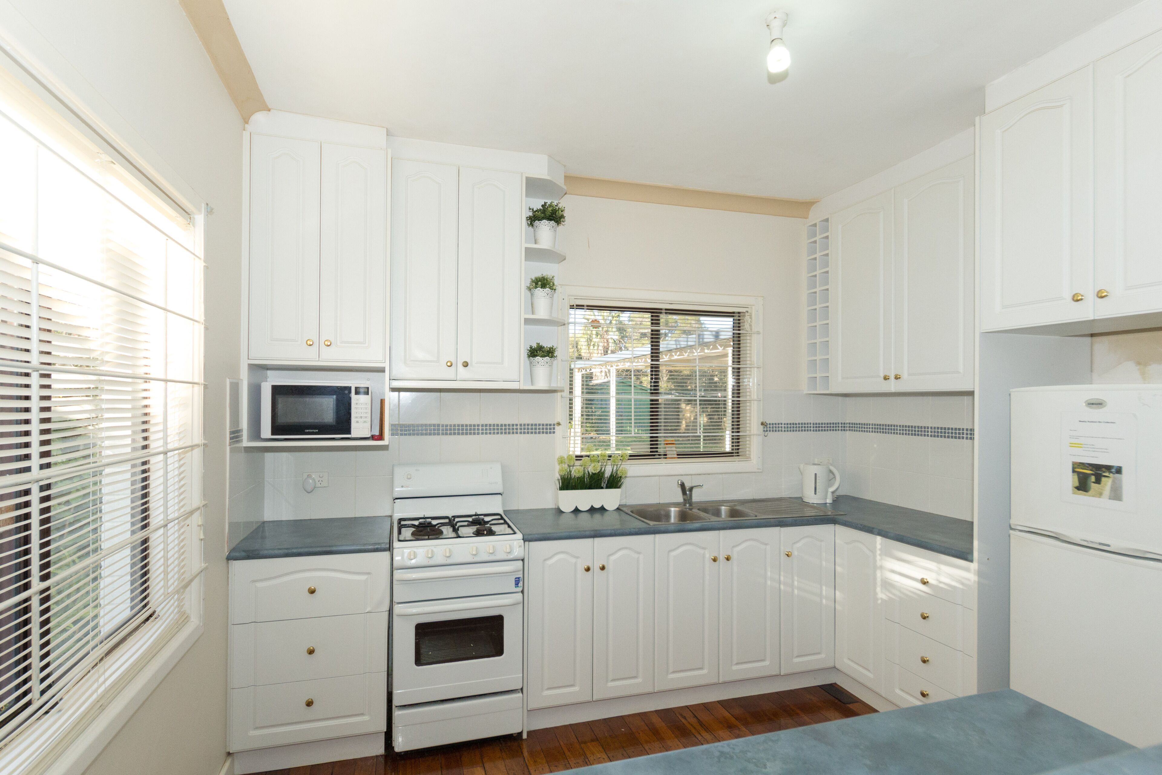 Cosy Lodge Belmont - comfort at value price — image 15