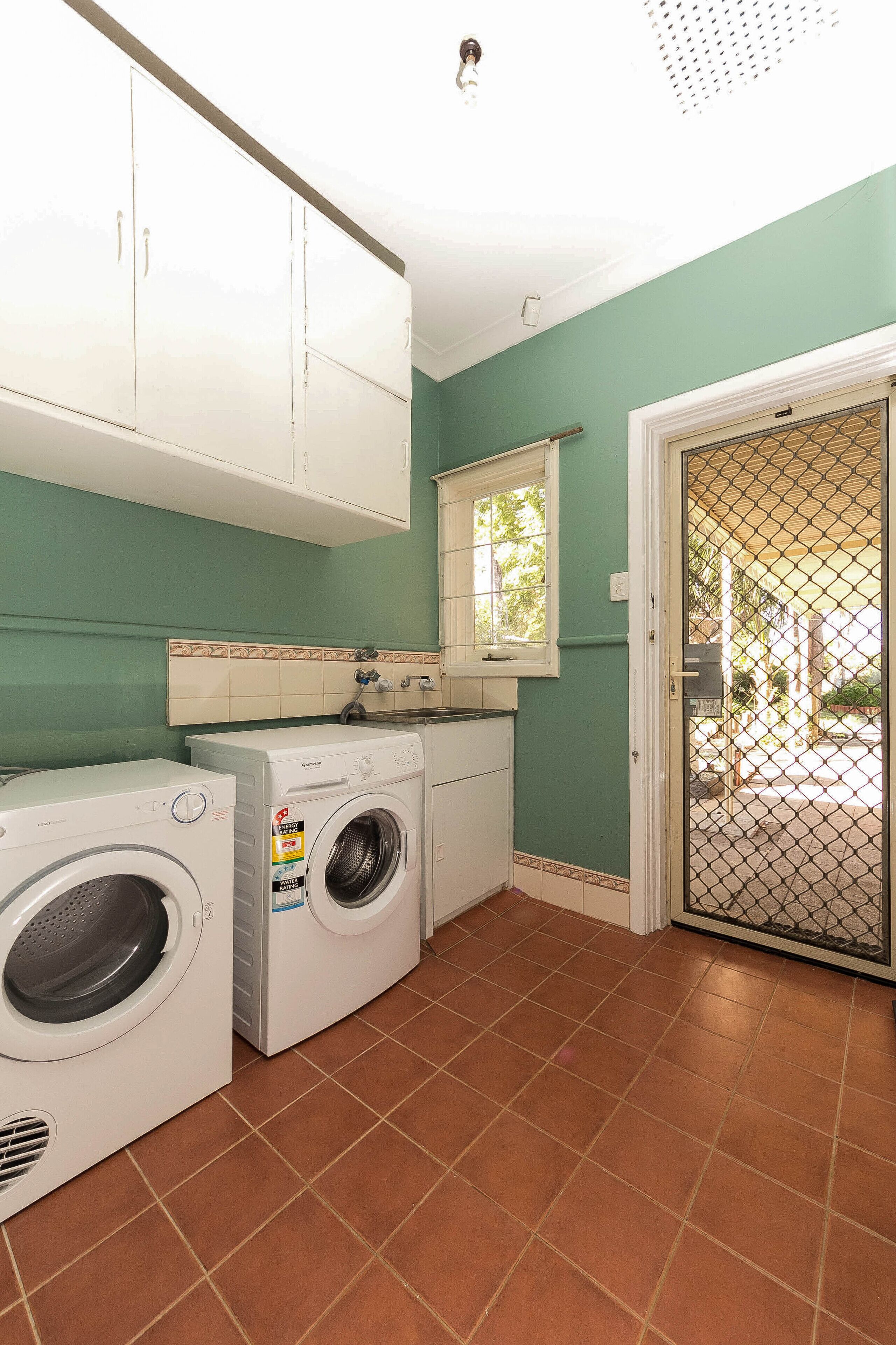 Cosy Lodge Belmont - comfort at value price — image 20