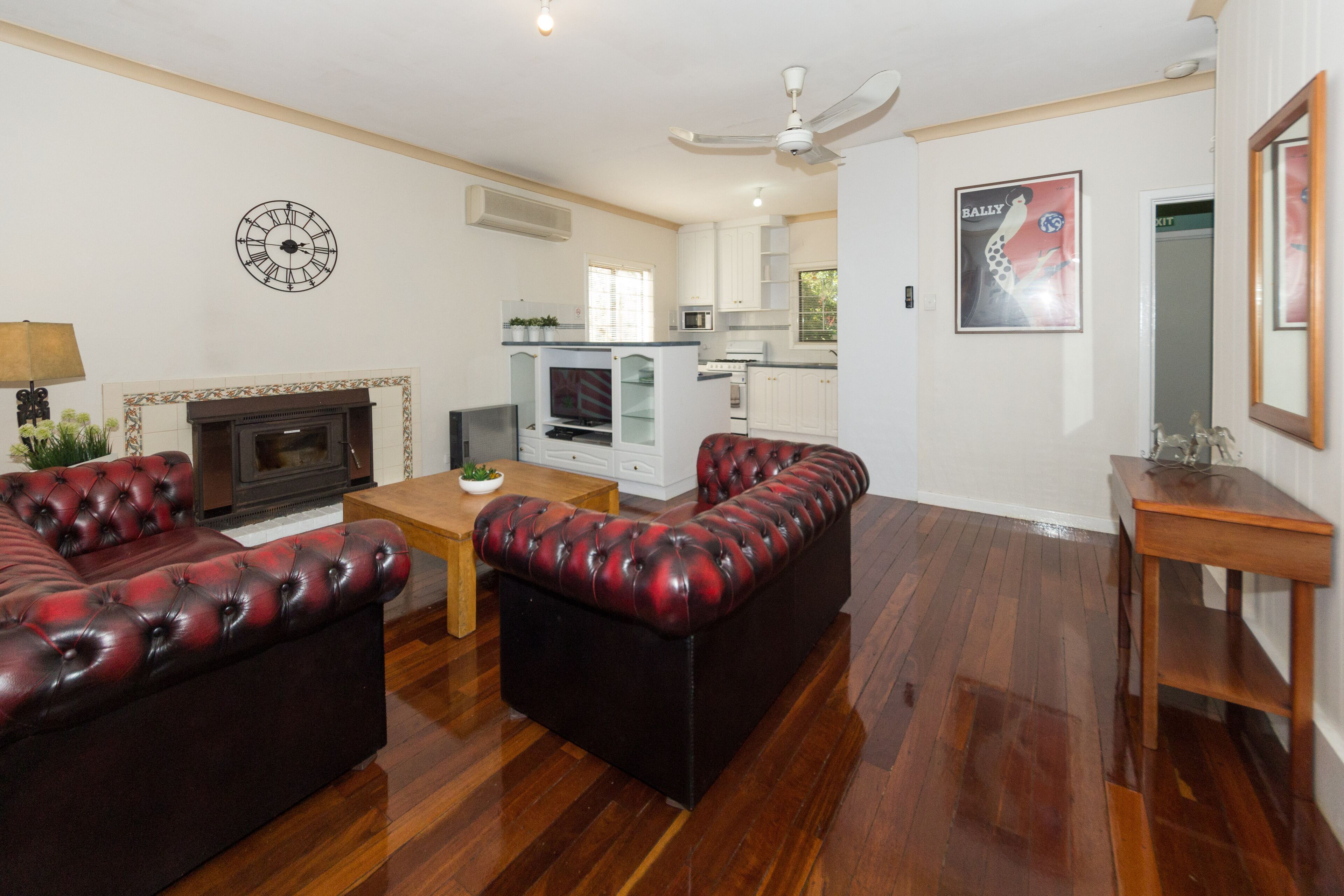 Cosy Lodge Belmont - comfort at value price — image 7