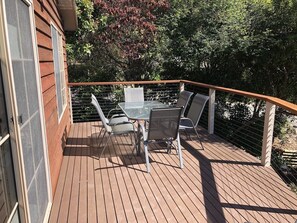 Outdoor dining - Vardon (Lorne)