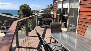 تناول الطعام بالخارج