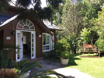 Charming house, cozy, family, children, WIFI, PETs, condominium, central.