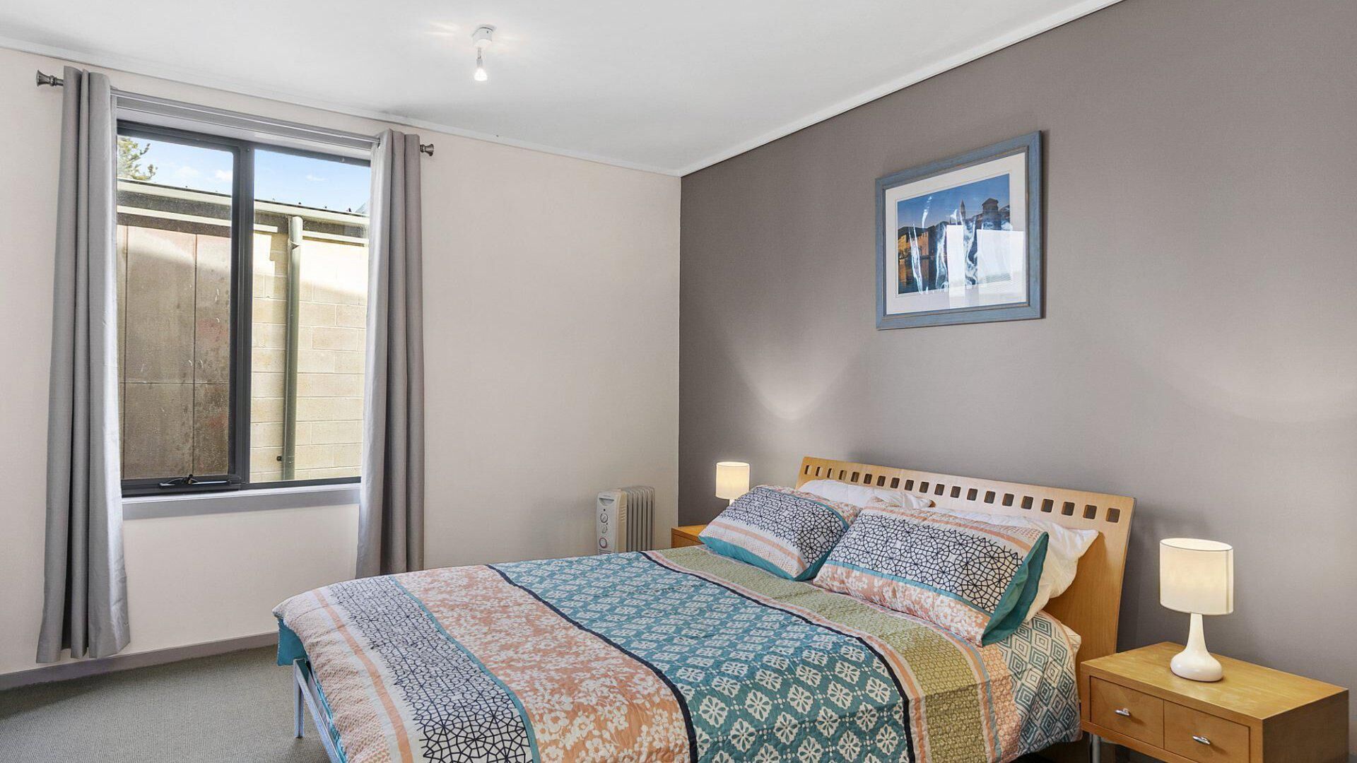 2 bedrooms, bed sheets