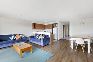 Unclassified image, 4 of 10, button - Apartment 29 Pacific Apartments (Lorne)