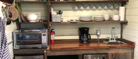 Fridge, microwave, dishwasher, coffee/tea maker