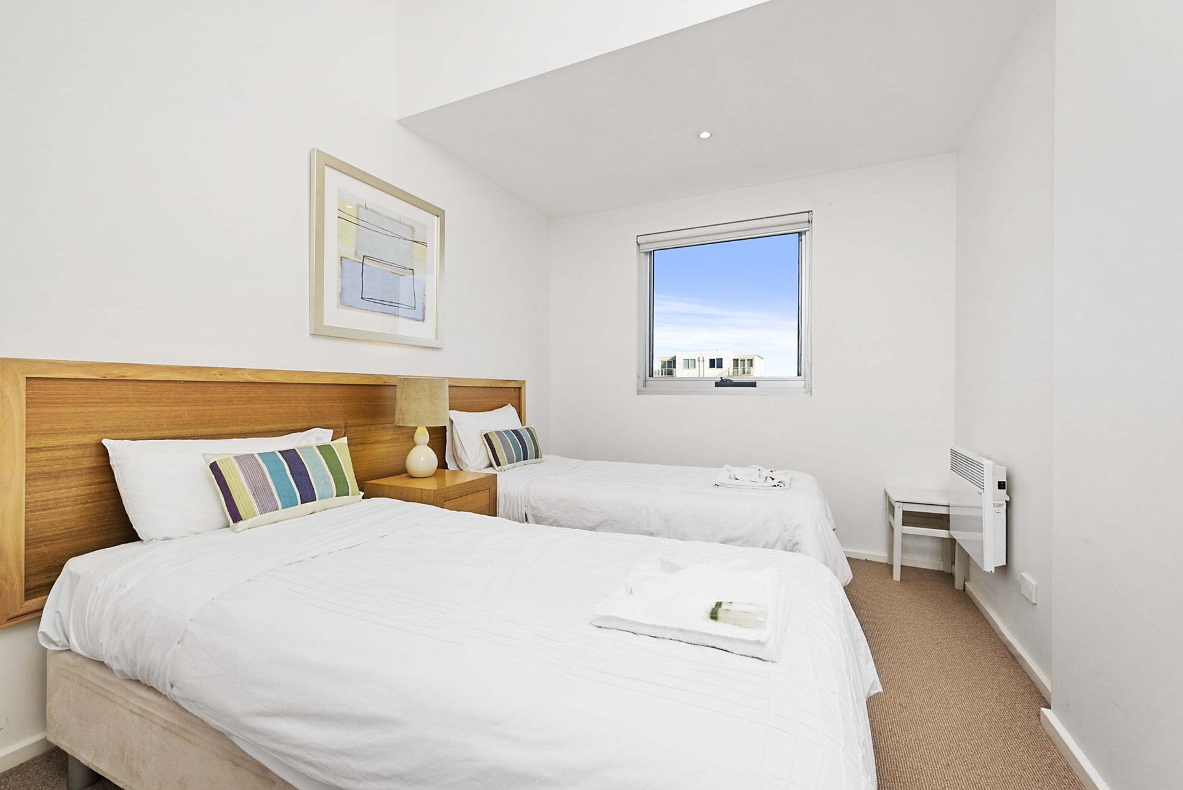 3 bedrooms, bed sheets