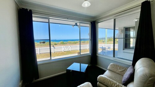Sandy Shores Vincentia  Across the Road from the Beach! The Perfect Escape