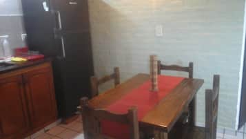 Family Cabin | Private kitchen | Fridge, stovetop, rice cooker, cookware/dishes/utensils
