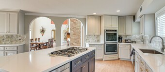 ¡NUEVO! Lakefront Houston House-1 Mi to Space Center!