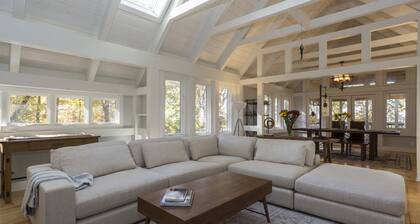 Modern Home Private with Beautiful Mountain Views & Fire Pit