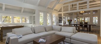 NY! Kingcrest Modern Mountain Family Retreat 5 BR